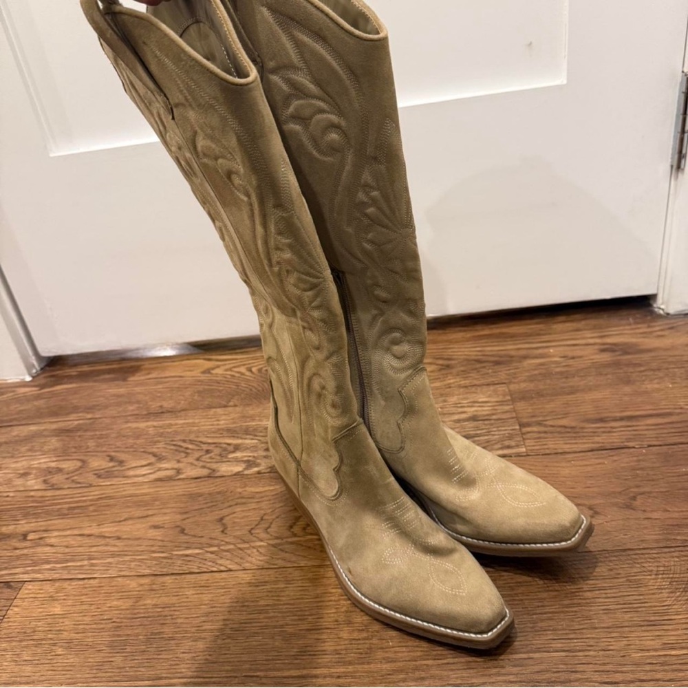 Wild Fable Taupe Embroidered Ankle Boots